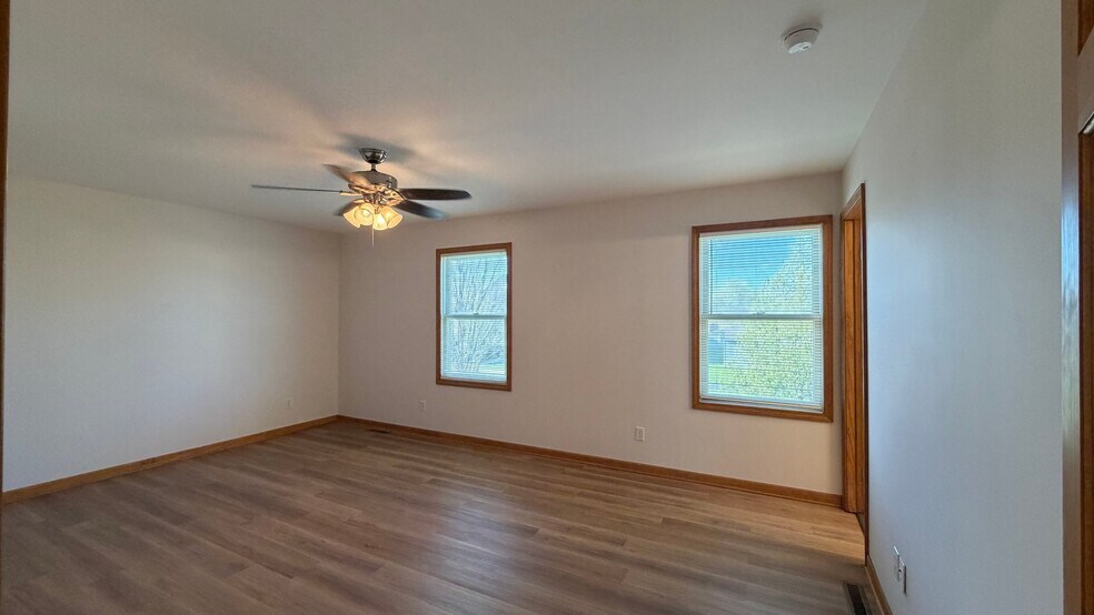 Building Photo - 6387 Amanda Dr