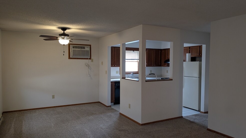 Dining-kitchen - 2222 2nd St SW