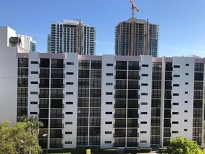 Building Photo - 16919 N Bay Rd