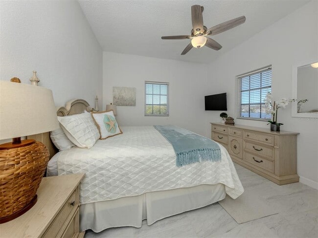 Building Photo - 498 Buena Vista Dr