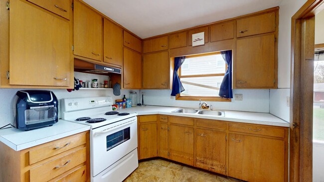 Building Photo - Duplex in North Ames - Close to Mall