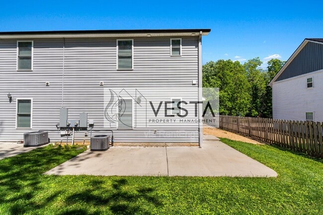 Building Photo - 12 Riddle Rd