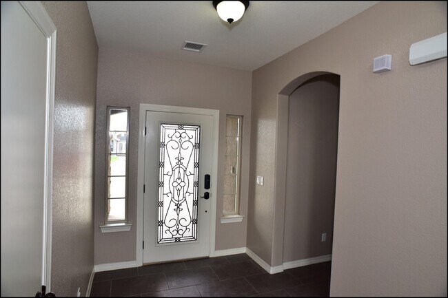 Building Photo - 13239 Emerald Isle St
