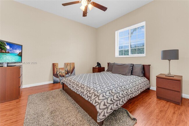 Building Photo - 8844 S Isles Cir