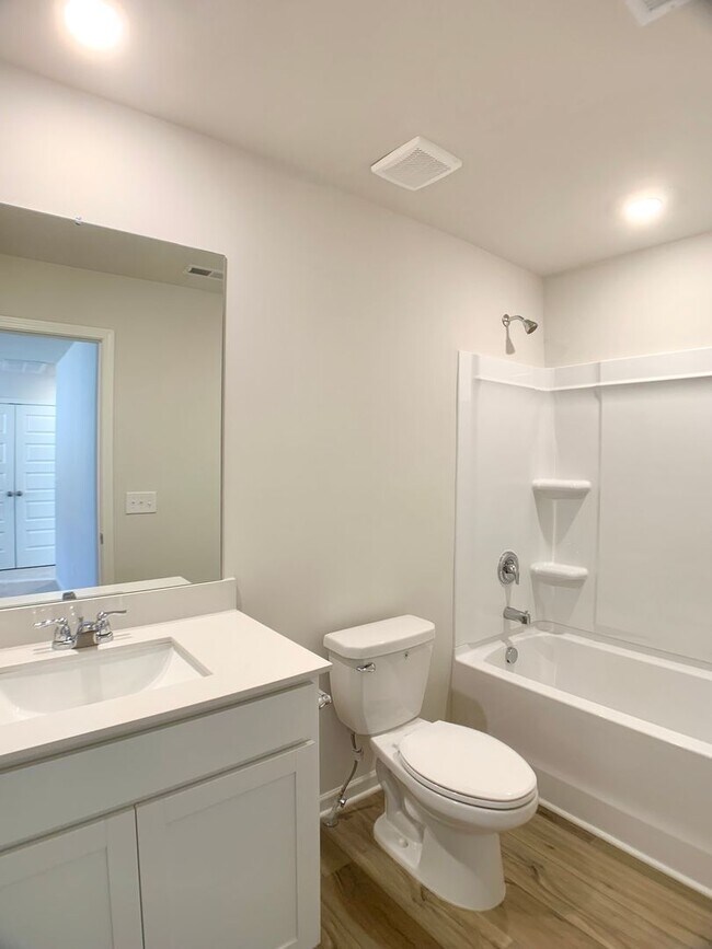 Building Photo - 821 Moray Ln