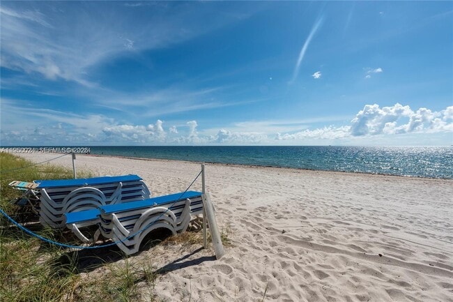 Building Photo - 1901 N Ocean Blvd