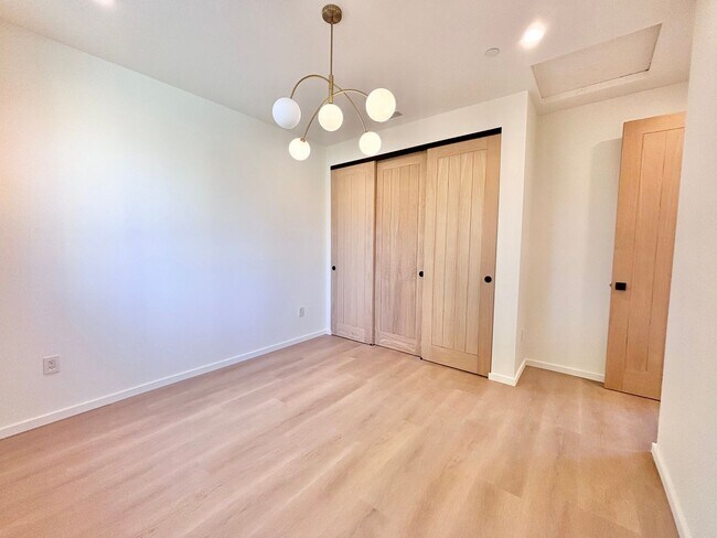 Building Photo - 17852 Saticoy St