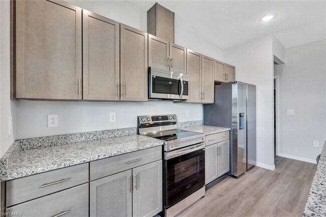 Building Photo - 1310 NW Juanita Pl