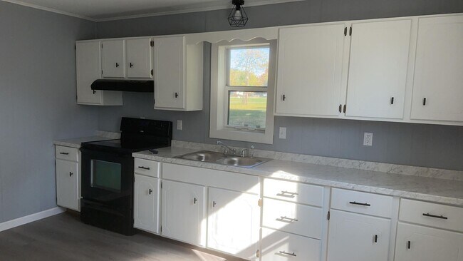 Building Photo - 3 Bedroom For Rent Bowling Green MO