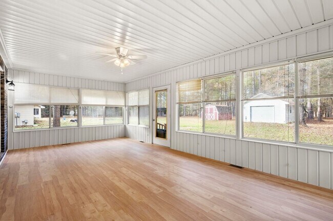 Building Photo - 298 Summerset Ln