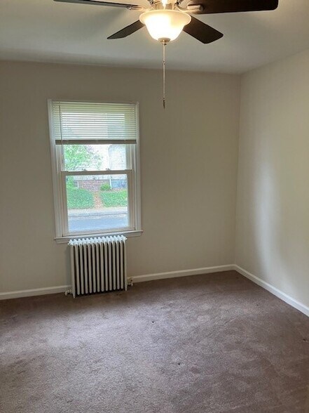 Bedroom - 42 Silver St