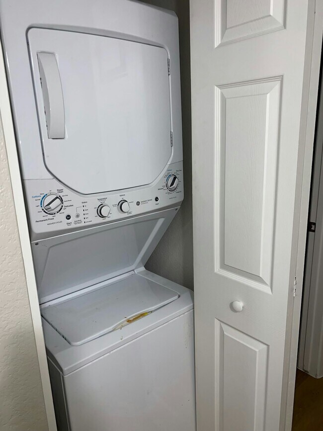 Building Photo - 2814 E Le Marche Ave