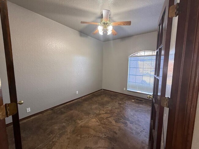 Building Photo - 18509 Chestnut Oak Dr