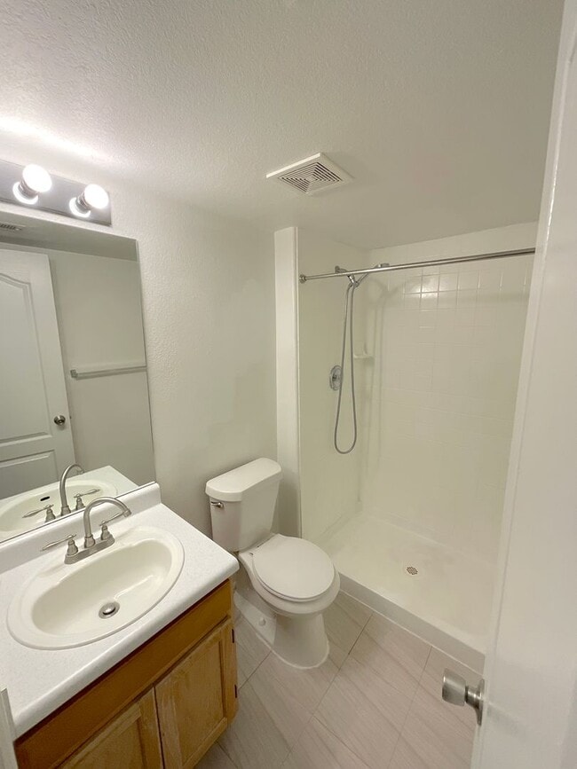 Building Photo - 4 Bedroom Townhome Available Near S Academy Blvd & E Fountain Blvd!