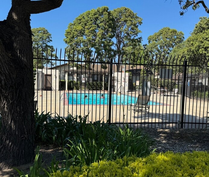 Building Photo - 1212 Jamie Loop