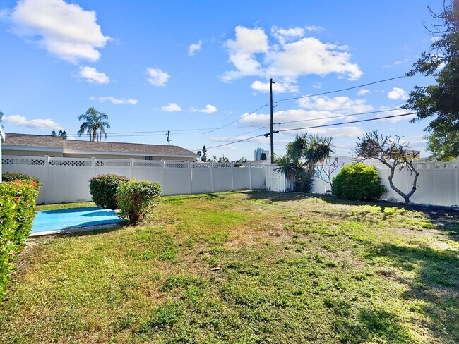 Building Photo - 11400 2nd St E