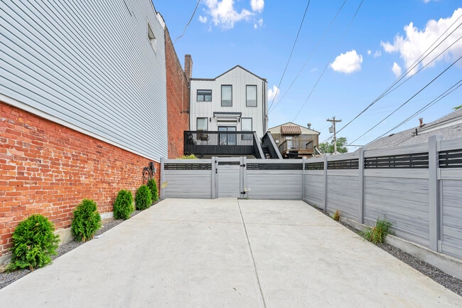 Building Photo - 4037 Penn Ave