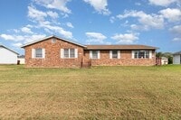 Building Photo - 1929 Sierra Dr
