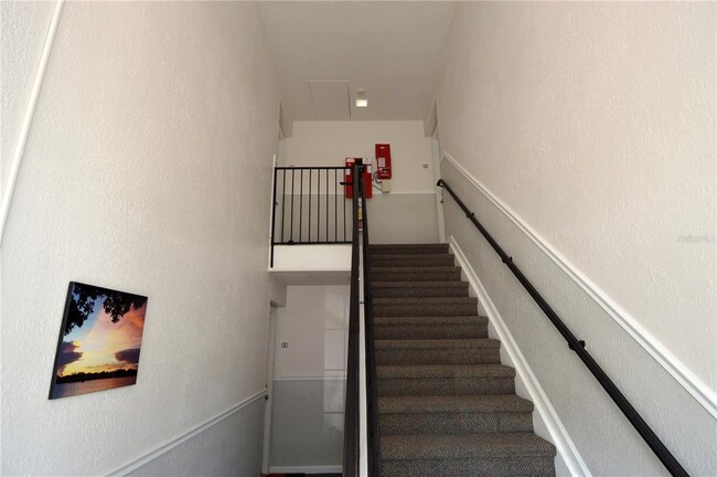 Building Photo - 3889 Pompano Dr SE