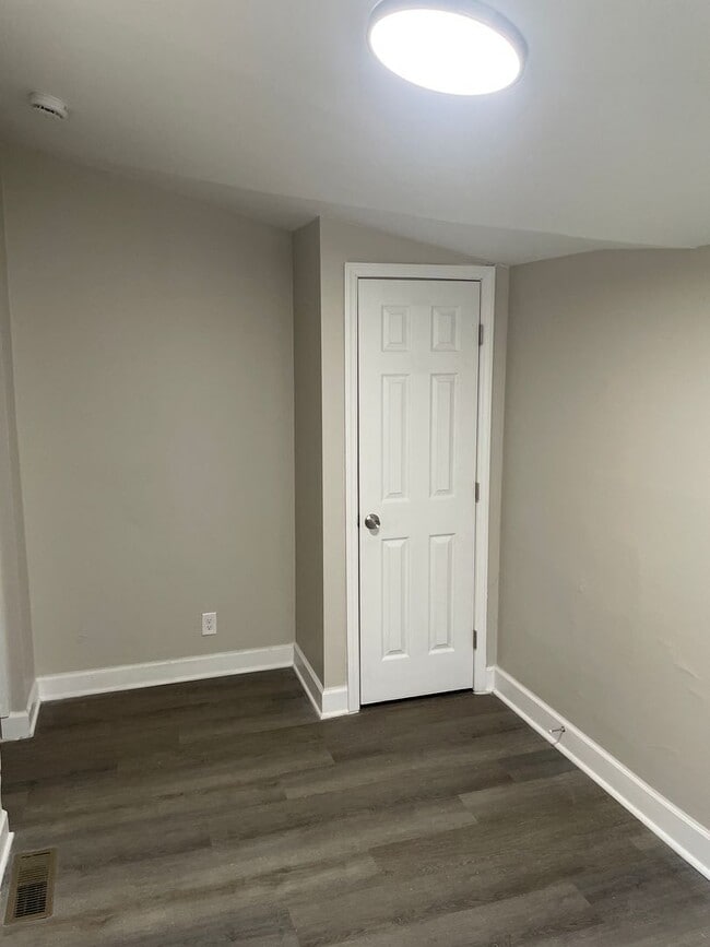 Building Photo - 1112 Cayuga St