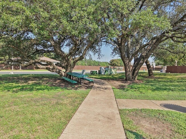 Building Photo - 1132 Pine Portage Loop