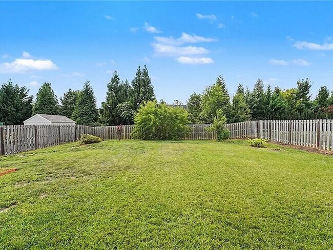 Building Photo - Lease to Own