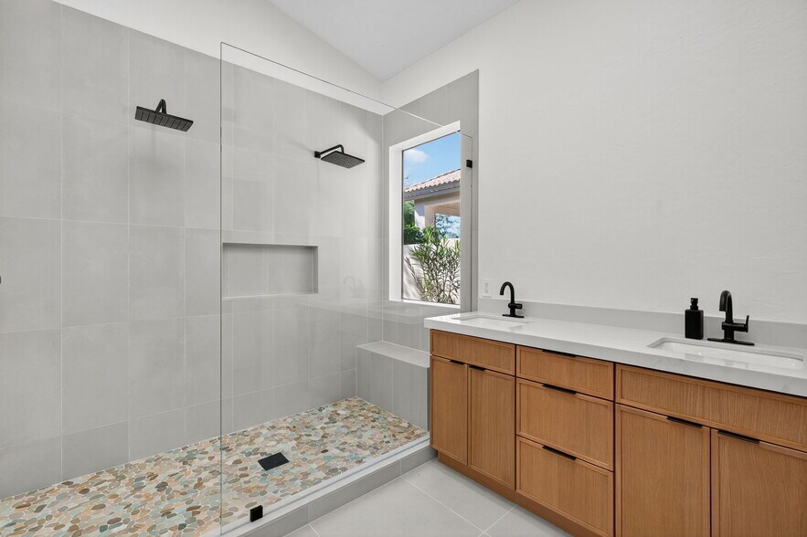 Building Photo - 7449 E Whistling Wind Way