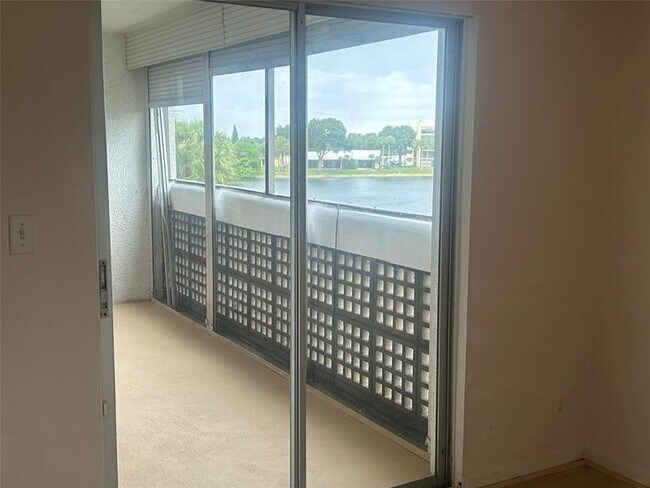 Building Photo - 3301 Spanish Moss Terrace