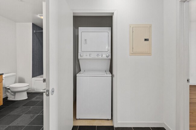 Building Photo - Metrome - Ground floor with patio - 1 bedr...