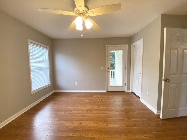 Building Photo - Rent Ready, Four Bedroom Home in Parkside ...