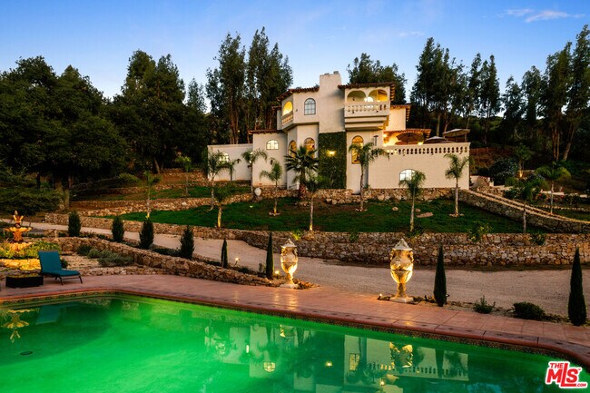 Building Photo - 503 Vera Canyon Dr