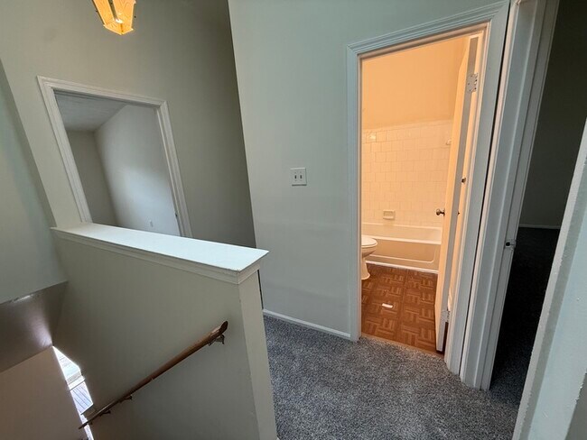 Building Photo - 3 Bedrooms - 4 Bathrooms, 21208