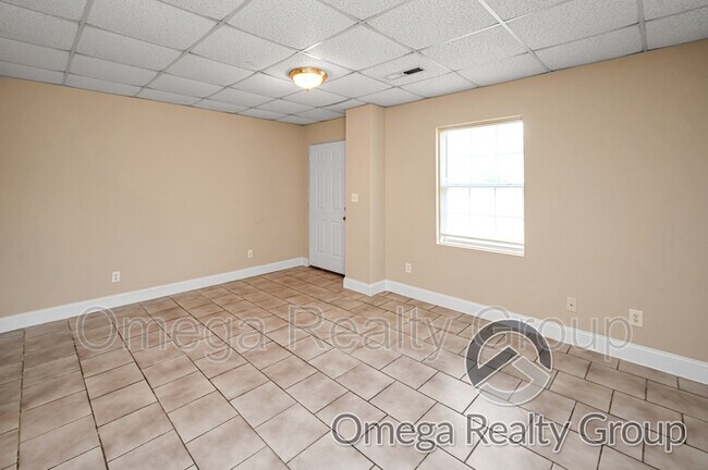 Building Photo - 312 Percy St