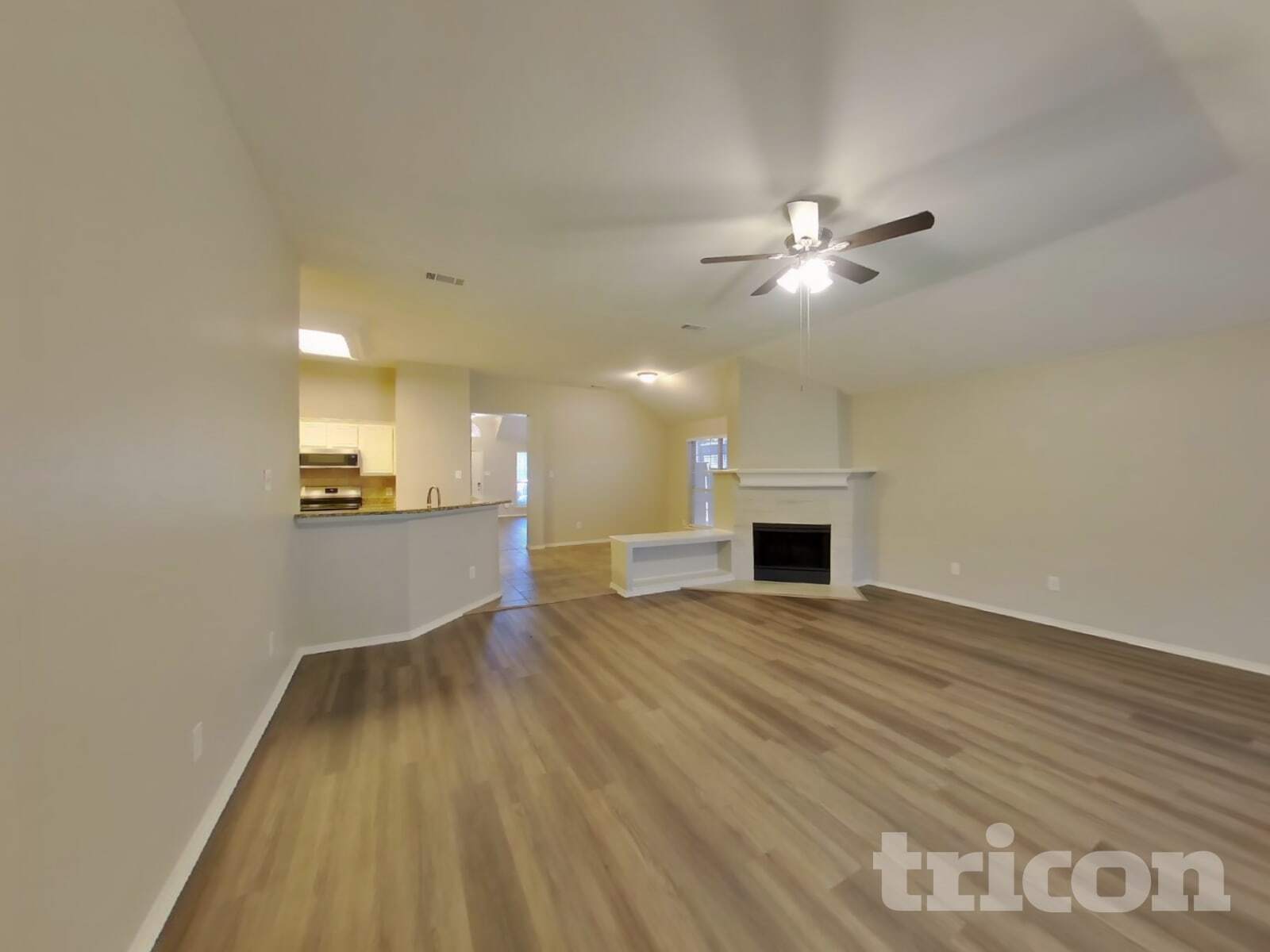 Building Photo - 834 San Jacinto Dr