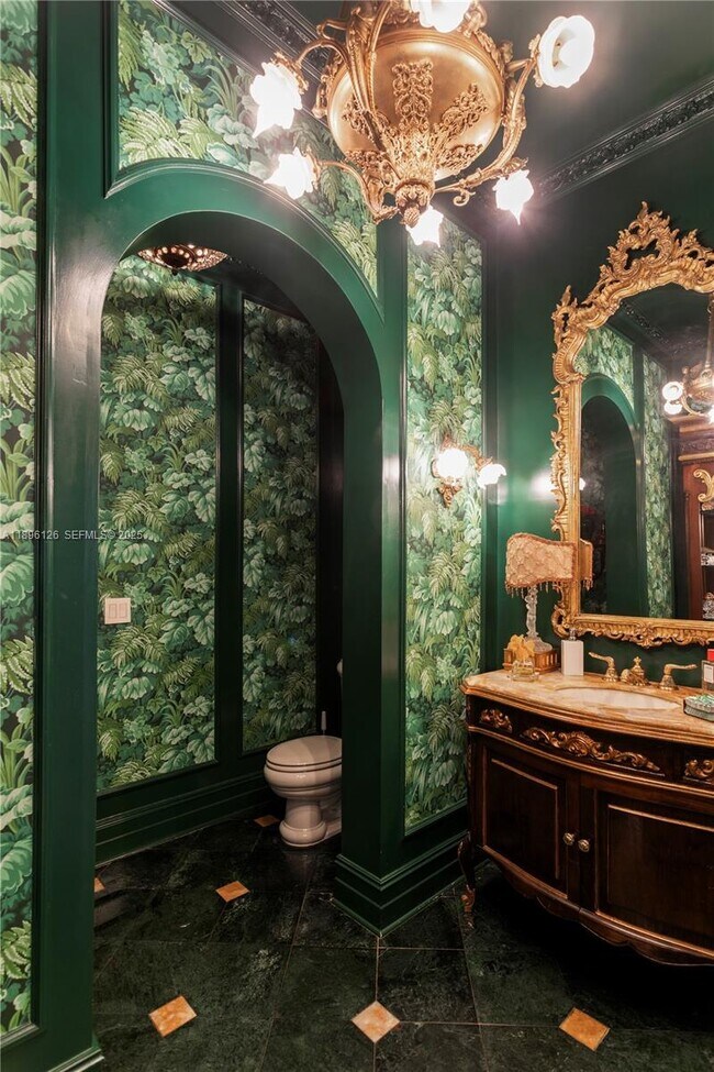 Building Photo - 5801 Pine Tree Dr