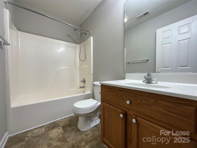 Building Photo - 135 Braeburn Dr