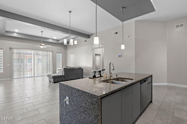 Building Photo - 12300 Desert Heights Ct