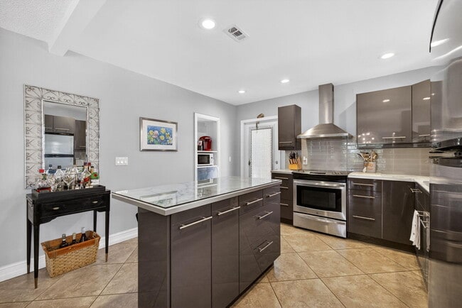 Building Photo - 1225 NW 21st St