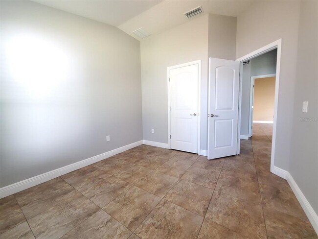 Building Photo - 10737 Standing Stone Dr