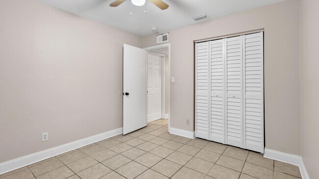 Building Photo - 2121 S San Gully Rd