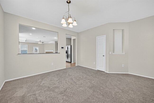 Building Photo - 1403 S Maple Dr