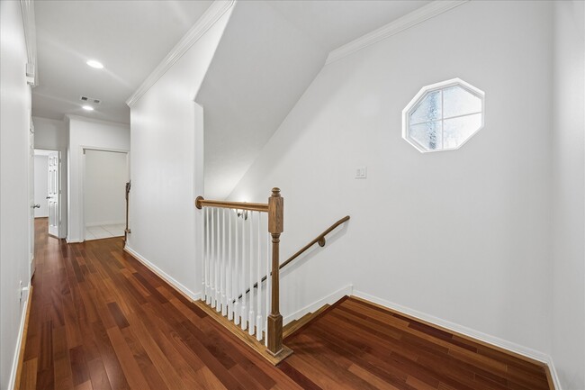 Building Photo - 7608 Janak Dr