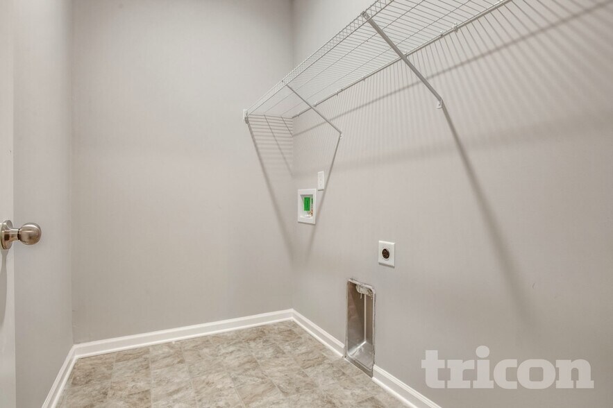 Building Photo - 710 W Coker Way