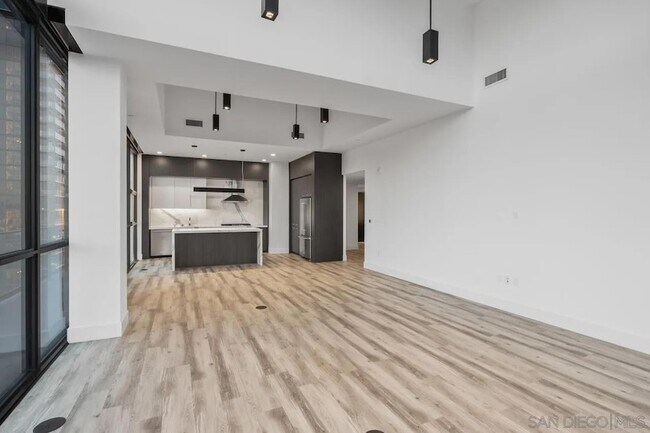 Building Photo - 1440 Columbia St