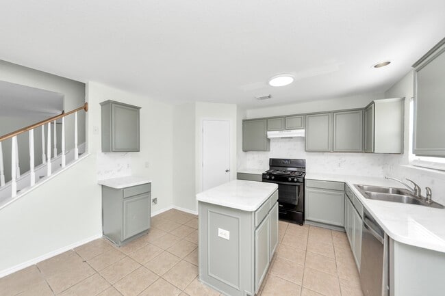 Building Photo - 2610 Skyview Shadows Ct