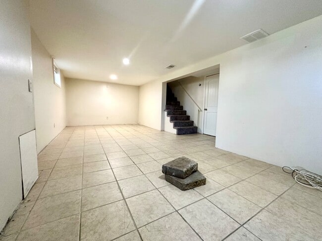 Building Photo - 4219 E 68th Terrace