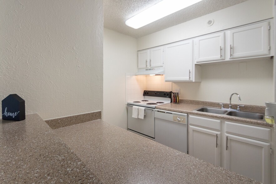 Princeton Court 6121 Melody Ln Dallas TX 75231 Apartment Finder