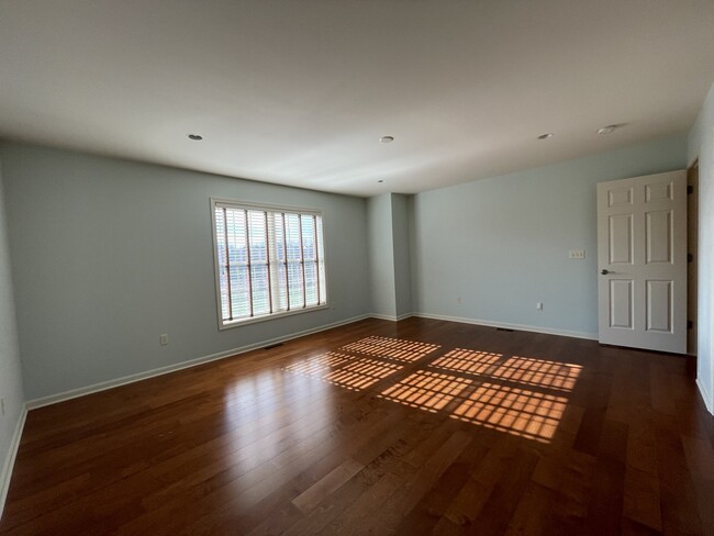 Master Bedroom - 2084 Deer Run Dr