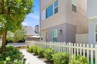 Building Photo - 3-Bed, 2.5-Bath Home in Great Stanton Community!