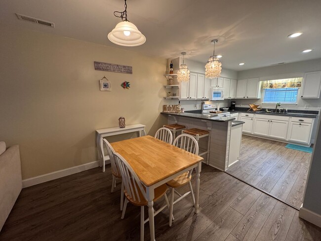 Building Photo - **MOVE IN SPECIAL** Little River - 3 Bedroom / 2.5 Bathroom Townhouse